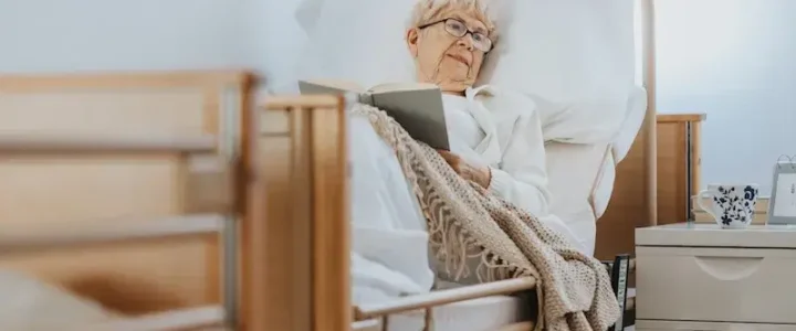 Łóżka rehabilitacyjne drewniane