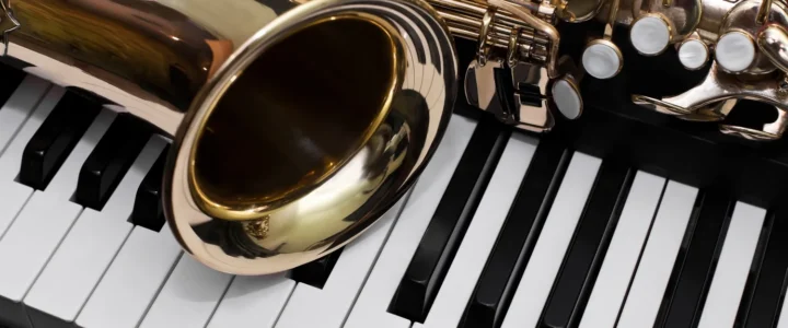 Saksofon tenorowy jak grac?